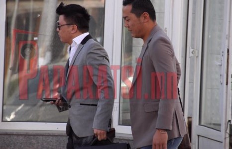 Дуучин A-cool  автобусаар зорчив.