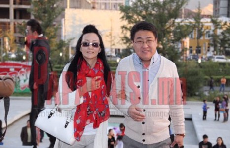 Амьдрал дээрээ ч инээлгэнэ