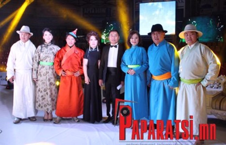  Нийтийн дуучдын нэгдсэн тоглолт болж өндөрллөө.