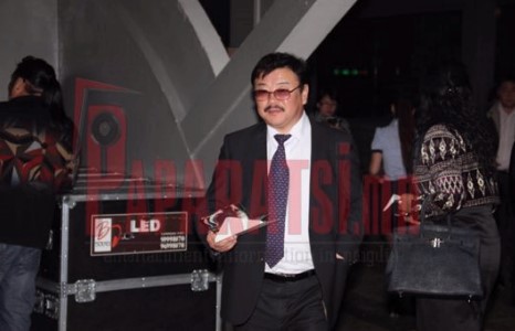 Балхжав Ариунаатайгаа хамт 