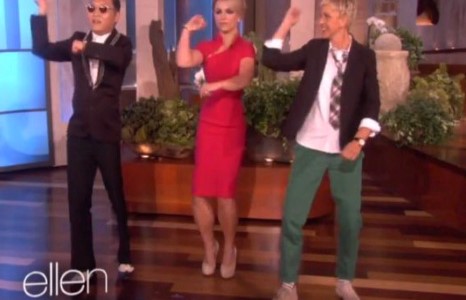 Бритни ’Gangnam Style’ сурсан нь