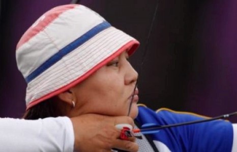 Б.Жавзмаа мөнгөн медалийн төлөө харвана