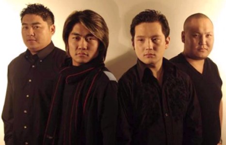 Өнөөдөр орой Номин талстын 15 жилийн ойн тоглолт болно