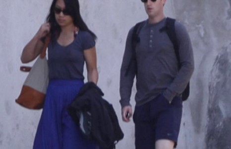 “Facebook”-чин хос бал сараа тэмдэглэж явна