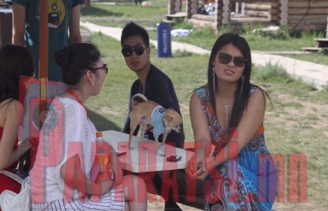 Дуучин Сокогийн “хуягт” хослол