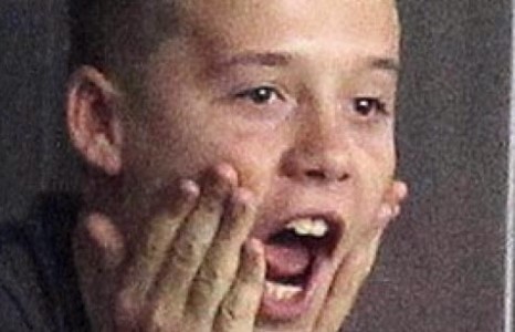 ВИКТОРИА БЕКХЭМИЙН ТОМ ХҮҮ ШҮДЭЭ ЯНЗЛУУЛЖ БАЙНА