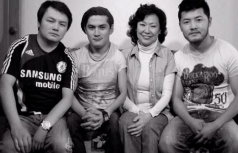 “Гарал угсаа” УСК үзэгчдийг байлдан дагуулж байна