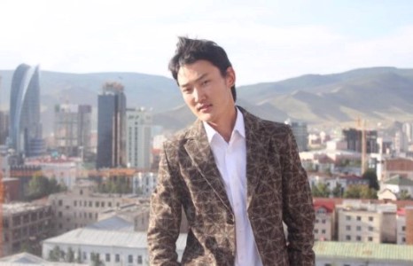 Нийтийн дууны шинэ өнгө аясаар тодорч буй залуу дуучин Г.Мөнх-Амьдралын далд амьдрал