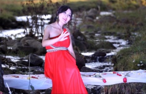 Дуучин Чулуунчимэг охинтой болжээ