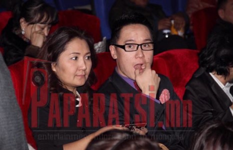 Б.Батзаяа яагаад байна аа