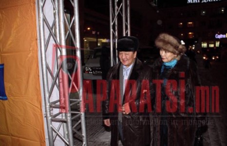 Амьдрал дээрээ ч Хатан Сувд