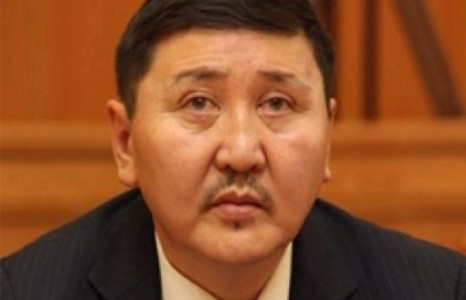 Ц.Шинэбаярт нэг жилийн тэнсэн өгчээ