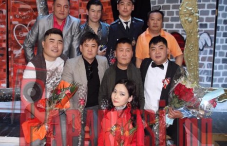 Мөрөөдлийн театрынхан “бут авна”