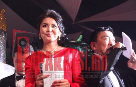  40 хүрсэн эмэгтэй хүн хамгийн үзэсгэлэнтэй харагддаг