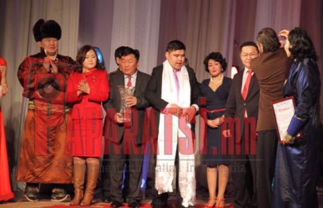 “Болор цом”-ын тэргүүн шүлэг