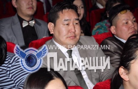 Мисс Х.Бадамцэцэг Аврага Д.Дагвадоржид гологдлоо