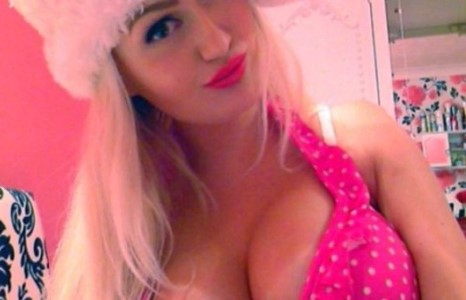 Барби донтой бүсгүй