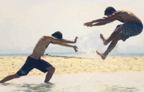 Цаг үеээ олж дарсан зураг