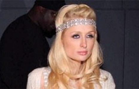 Парис Хилтоныг кино наадмаас хөөжээ