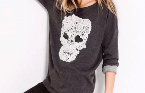 Английн модель Cara Delevingne загварын тайзыг эзэгнэлээ