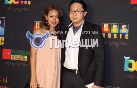 Дуучин Ч.Цэлмүүн хүүтэй боллоо