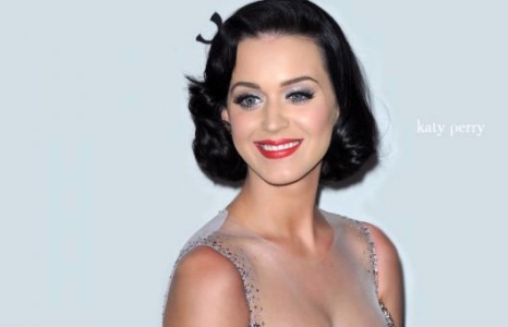 Katy Perry Flute Fail: