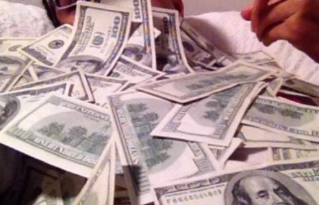 Тэрбумтаны тансаг хүү