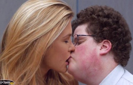 БАР РАФАЭЛИ МӨНГӨ ӨГВӨЛ МЭЛХИЙТЭЙ Ч ҮНСЭЛЦЭХЭД БЭЛЭН БАЙНА