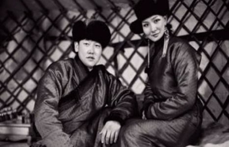 Дуучин Б.Болд, Э.Чулуунчимэг нар хослон дуулаачдын тоог нэгээр нэмлээ