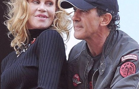 Бандерас гэр бүлийн хамт “Easter festival”-д зочлов