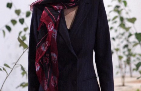 Yoko Ono-г шүүхэд дуудлаа