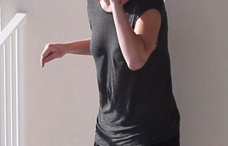 Женнифер Лоуренс папараццид өртөв