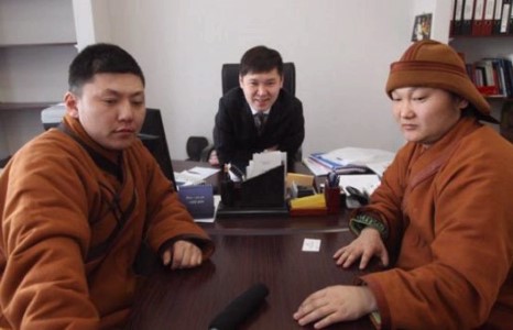 БУРИАДЫН СОЁЛЫН САЙД САМАНДЫН ЖАВХЛАНГ ХҮЛЭЭН АВЛАА