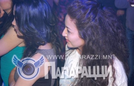 Ц.Наранханд наргиж, цэнгэсээр л ...