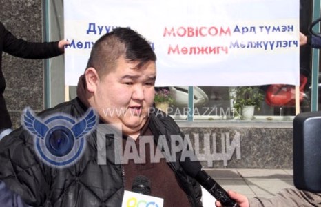 Урлагийнхаа оюуны өмчөө “Мобиком”-оос хамгаалахаар “бослоо”