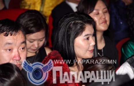 Топ Д.Болормаа улаан “Шиншилла”-гаар гангарав