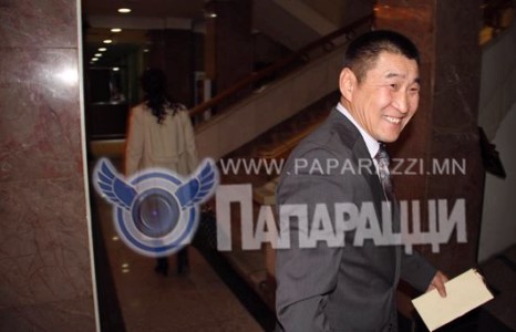 Чапиг тайзнаас хөөв