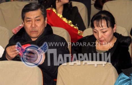 Анхны эхнэрээсээ салж, хоёр дахь амьдралаа зохиосон 