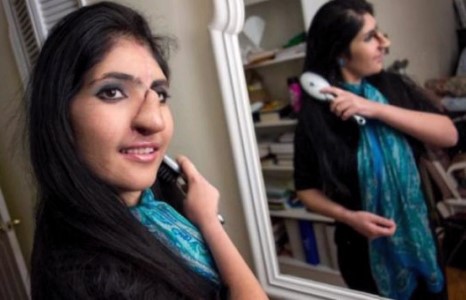 Афган охин Айша шинэ хамартай боллоо