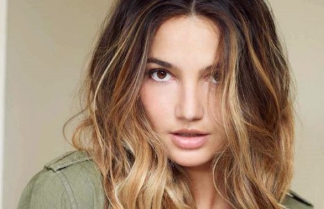 Lily Aldridge шинэ коллекцоо гаргана