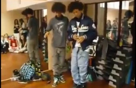 Ихэр бүжигчид