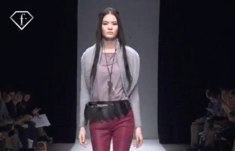 Ариунаа Сүри “Mercedes Benz”-ийн загварууд [ВИДЕО]