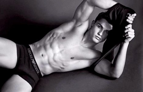 Эрэгтэй дотуур хувцасны 5 шилдэг модель