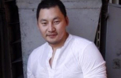  “Бодлын хулгайч”-ын Амраа авто осолд орж, хүндээр бэртжээ