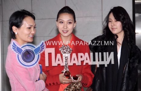 Мисс Х.Бадамгэрэл хүүхэдтэй болохоор шийдлээ	