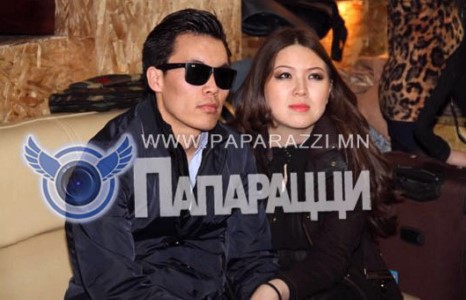 Жонон хамтлагийн хоёр