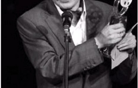 Холливудад ойрхон зохиолч 