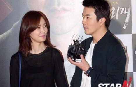 Нэрт жүжигчин Kwon Sang Woo эхнэрийн хамт