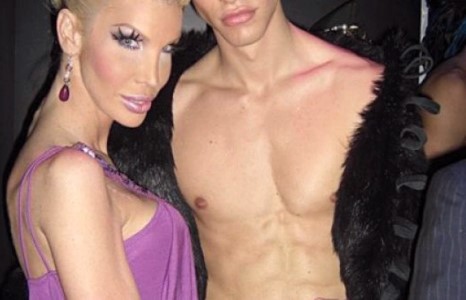 Барби хүүхэлдэй