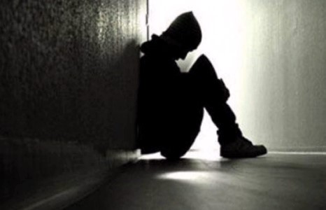 16 настай хүүг гурван жил амбаарт хорьжээ